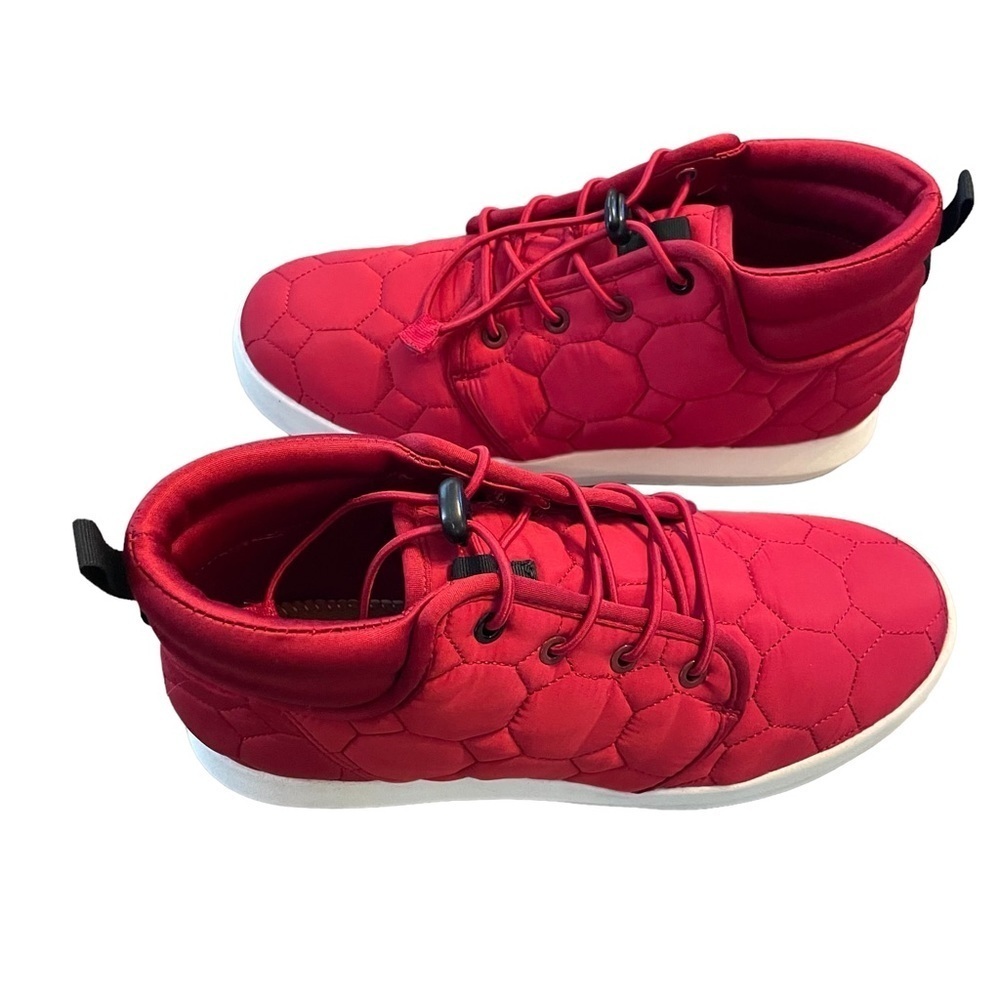Sun + Stone Fin Quilted Bright Red Sneakers NEW Size 7.5